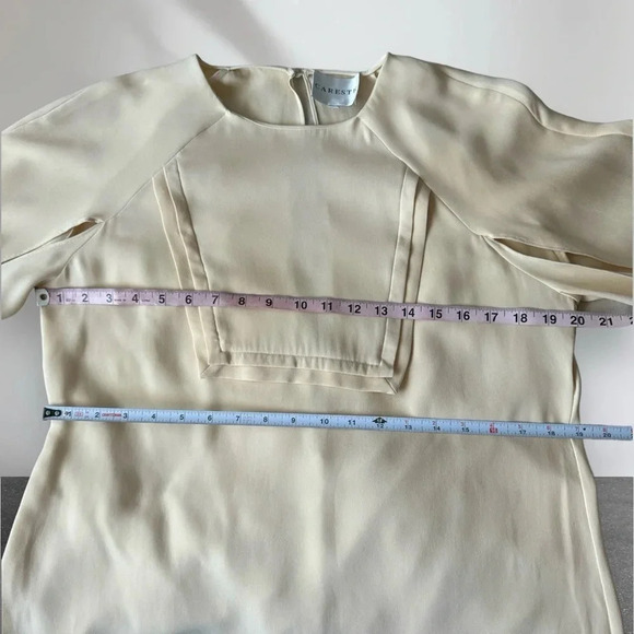 CARESTE Silk Mini Shift Long Sleeve Dress Cream Yellow Size 6 - Picture 9 of 11